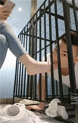 图片[17]_【悦主大大】圈养奴化-转胯骑马-囚禁狗笼-舔白袜裸足_HD绳艺资源
