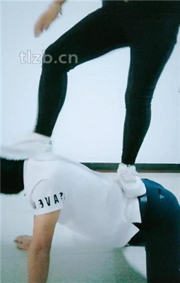 图片[6]_【广东迪迪】双S-骑马转胯/暴打/运动鞋白袜踢踹_HD绳艺资源