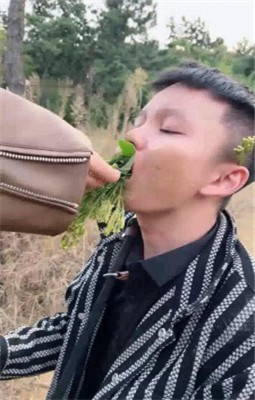 图片[4]_【允薇】庄园清理女主脏泥靴底/训练飞踹踩踏_HD绳艺资源