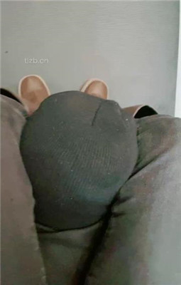 图片[4]_【利娜】长靴裸足踩狗头-伺候主人沐足_HD绳艺资源