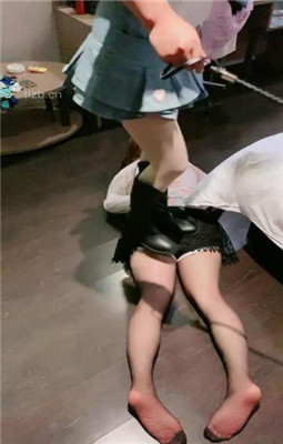 图片[2]_【赵奈奈】长靴S暴打偷原味的贱奴_HD绳艺资源