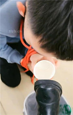 图片[17]_【夏娃】家奴伺候/圣水淋头/鞋底喂食_HD绳艺资源