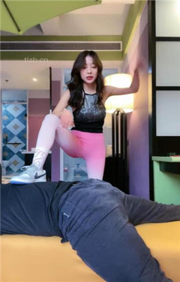 图片[14]_【双胞胎萌萌大人s】重刑专场-运动鞋踩踏/提档/绳艺技巧/耳光/脚插嘴_HD绳艺资源