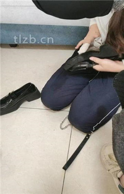 图片[11]_【爱可呀】双S玩学姐-清理鞋底/胶带封嘴/吹风机加热吸味_HD绳艺资源