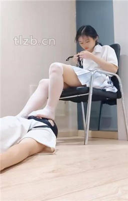 图片[2]_【汀兰大人】洛丽塔S白丝诱惑男友做地毯狗_HD绳艺资源