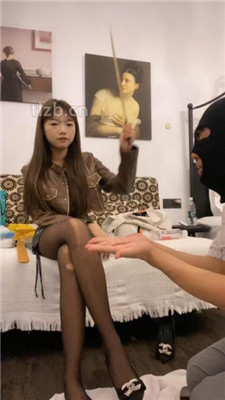 图片[13]_【可儿绳艺导师】黑丝高跟美腿跪舔_HD绳艺资源