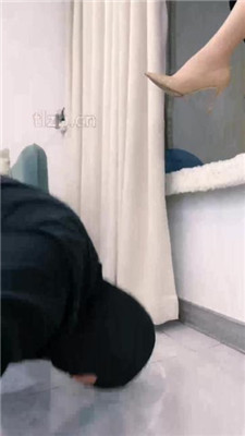 图片[2]_【辣姐】绳艺学员犬化教学-如何正确舔脚_HD绳艺资源