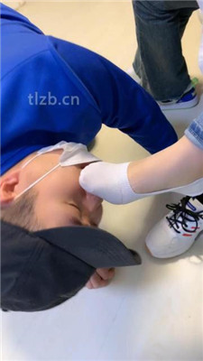 图片[11]_【精神小妹】幸运大转盘-群殴-踢踹踩跺/耳光坐头_HD绳艺资源