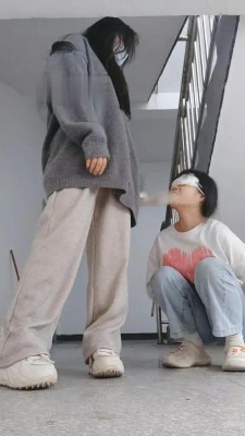 图片[9]_【爱可呀】学姐教室椅下/楼道-卑微跪舔_HD绳艺资源