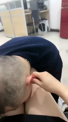 图片[12]_【芭丝】皮鞋黑袜肉丝踩脚垫【上】_HD绳艺资源