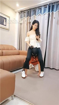 图片[5]_【嘉妮】小白鞋黑丝踩/胯下辱/舔臭脚/伺候沐足_HD绳艺资源