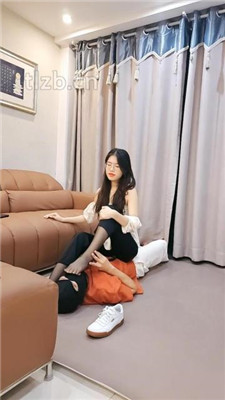 图片[14]_【嘉妮】小白鞋黑丝踩/胯下辱/舔臭脚/伺候沐足_HD绳艺资源