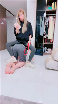 图片[2]_【梦涵】转胯爬行/重度训练/掐乳/闻白袜_HD绳艺资源