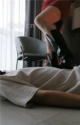 图片[9]_【米小唐】长靴提档/丝袜塞嘴/踩踏碾压/绳艺技巧_HD绳艺资源