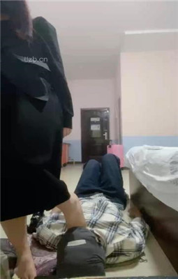 冷美超脏帆布鞋鞋底调教 TTTIO-230118