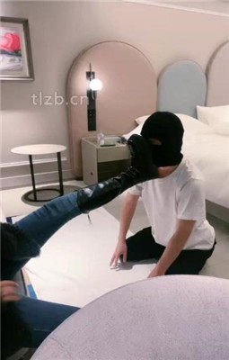 图片[2]_【绝美兔绳艺导师】跪舔长靴白袜裸足_HD绳艺资源