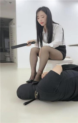 图片[8]_【冰夏S】近距离舔黑丝/插嘴/狗链遛狗/板子打狗_HD绳艺资源