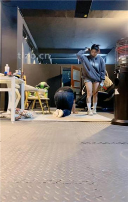 图片[3]_【冰诺】运动鞋白袜S-骑马爬行/踩狗爪_HD绳艺资源