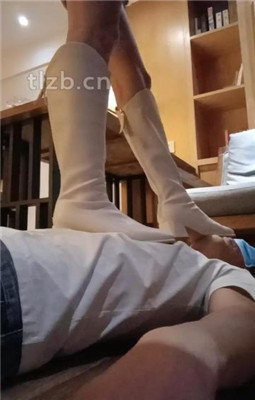 图片[9]_【十言】长靴踩狗头/舔脏鞋底/提档磕头求饶_HD绳艺资源