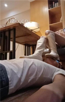 图片[10]_【十言】长靴踩狗头/舔脏鞋底/提档磕头求饶_HD绳艺资源