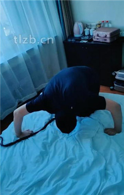 图片[8]_【伯爵】车站后车不忘玩狗_HD绳艺资源