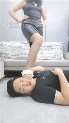 图片[3]_【古月安妮】素人小姐姐黑丝脏鞋脚下奴【双视角版】_HD绳艺资源