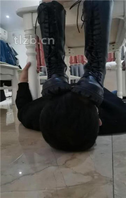 图片[11]_【文文文】桌底视角-脏鞋跪舔伺候主人-踩踏碾压【三视角版】_HD绳艺资源