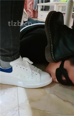 图片[14]_【文文文】桌底视角-脏鞋跪舔伺候主人-踩踏碾压【三视角版】_HD绳艺资源