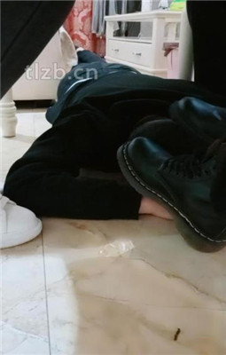 图片[17]_【文文文】桌底视角-脏鞋跪舔伺候主人-踩踏碾压【三视角版】_HD绳艺资源