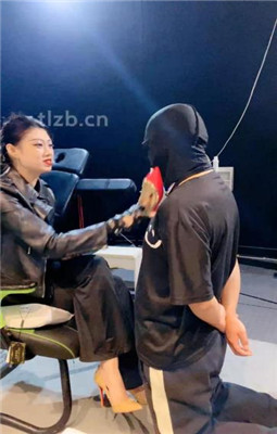 图片[3]_【冰诺】连环耳光狂抽/人肉脚垫_HD绳艺资源