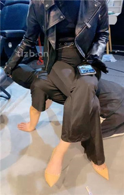 图片[7]_【冰诺】连环耳光狂抽/人肉脚垫_HD绳艺资源