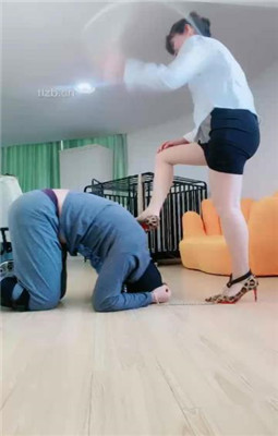 图片[12]_【缘彼大大】高跟肉丝踩狗/跪舔/圈养狗笼_HD绳艺资源