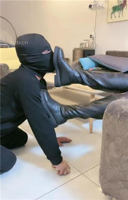 图片[4]_【赵奈奈】没钱交房租被虐-靴子碾脸/高难度挑战踢踹【完整版】_HD绳艺资源