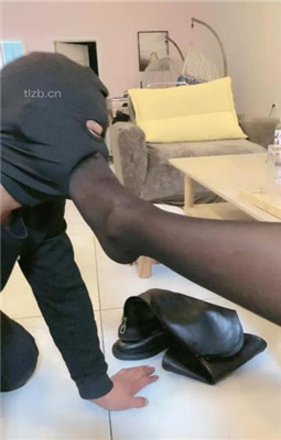 图片[9]_【赵奈奈】没钱交房租被虐-靴子碾脸/高难度挑战踢踹【完整版】_HD绳艺资源