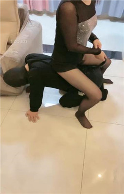 图片[11]_【赵奈奈】没钱交房租被虐-靴子碾脸/高难度挑战踢踹【完整版】_HD绳艺资源