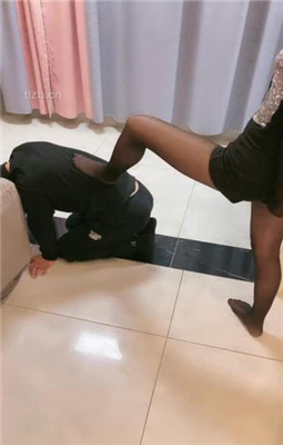 图片[12]_【赵奈奈】没钱交房租被虐-靴子碾脸/高难度挑战踢踹【完整版】_HD绳艺资源