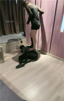 图片[19]_【赵奈奈】没钱交房租被虐-靴子碾脸/高难度挑战踢踹【完整版】_HD绳艺资源