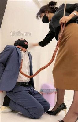 图片[6]_【辣姐】狗链遛狗/耳光/头顶短靴/玩狗舌_HD绳艺资源