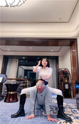 图片[11]_【简一】马术女教练-骑马爬行/训练/转胯/闻舔臭脚丫_HD绳艺资源