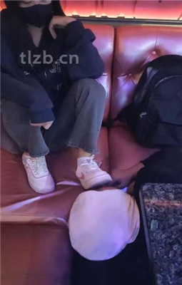 图片[4]_【小琪】KTV-脏鞋踩地毯/舔鞋舔jio/骑马_HD绳艺资源