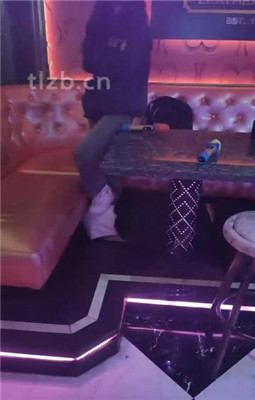 图片[6]_【小琪】KTV-脏鞋踩地毯/舔鞋舔jio/骑马_HD绳艺资源