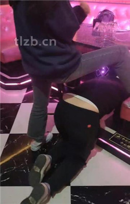 图片[12]_【小琪】KTV-脏鞋踩地毯/舔鞋舔jio/骑马_HD绳艺资源