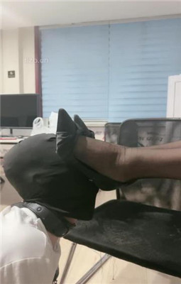 图片[12]_【鱼糯糯】3S-脚底踩踏/轮流舔脏鞋/插嘴/踩狗爪_HD绳艺资源