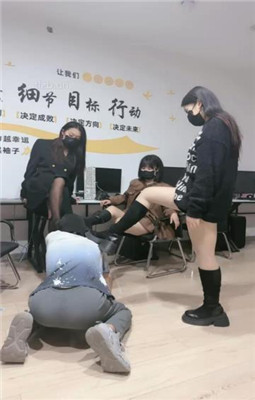 图片[15]_【鱼糯糯】3S-脚底踩踏/轮流舔脏鞋/插嘴/踩狗爪_HD绳艺资源