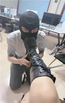 图片[16]_【鱼糯糯】3S-脚底踩踏/轮流舔脏鞋/插嘴/踩狗爪_HD绳艺资源