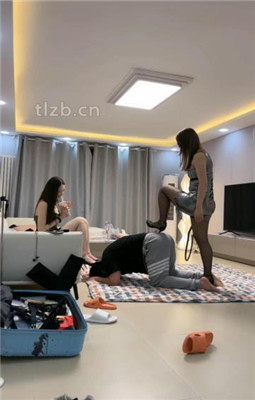 苏苏首拍便用高跟细跟全体重钻拧扎 美丽的血印 超甜的笑容 高冷让人恐惧 YC-230131-5