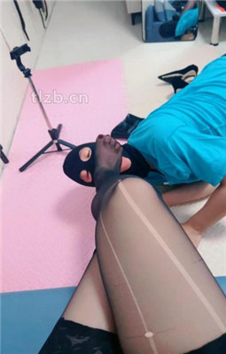 图片[17]_【木子大大】骑马/狗笼圈养/舔长靴黑丝/木乃伊绳艺技巧/嘴叼高跟_HD绳艺资源