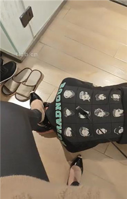 图片[4]_【小猫】裸足深喉/高跟踩踏虐发骚贱畜_HD绳艺资源