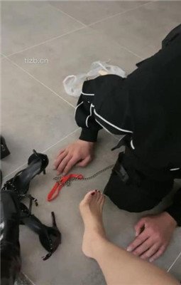 图片[15]_【露可】狂暴变态-鞭抽坐垫/靴底喂食【双视角版】_HD绳艺资源