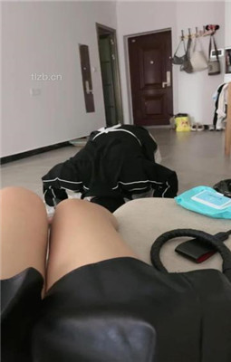 图片[18]_【露可】狂暴变态-鞭抽坐垫/靴底喂食【双视角版】_HD绳艺资源